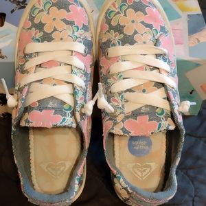 Girls Roxy shoes size 1